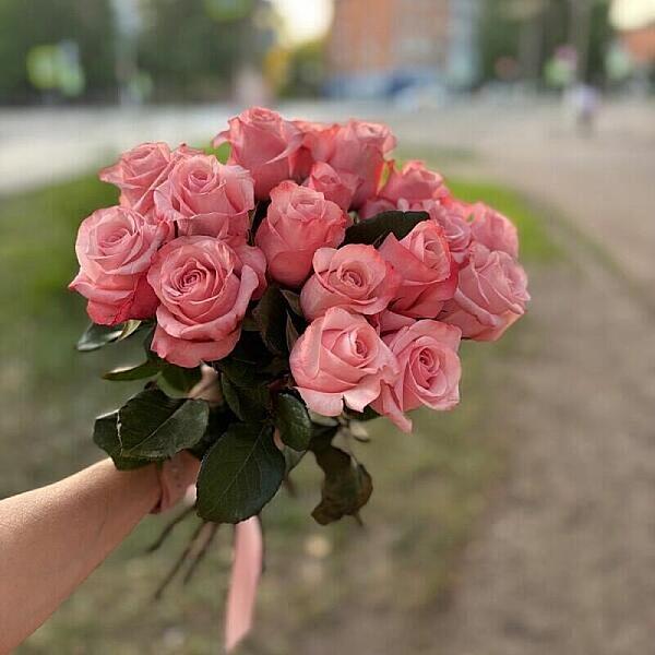 Купить цветы в магазине в городе Москва